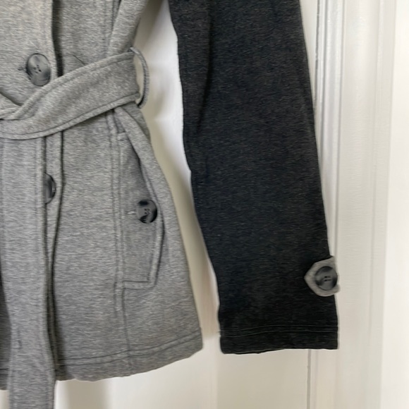 Maurices trench coat grey medium like new hood pockets buttons casual to dressy - Picture 4 of 16